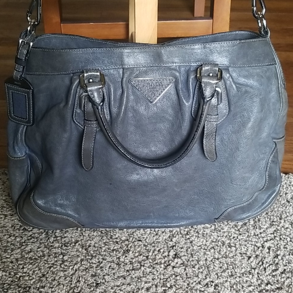 SOLD!Preloved Prada Bag (strap & dustbag included)